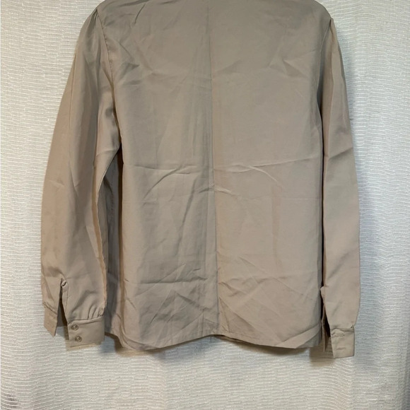 Vintage Sixties JUDY BOND Womens Sz 16 Tan Long Sleeve Nylon Secretary Blouse - Picture 2 of 3